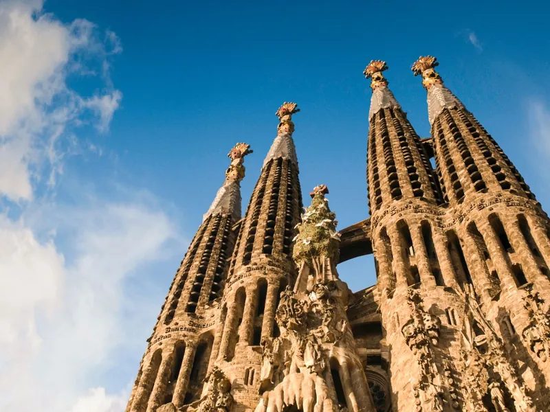 Torres da Sagrada Família em Barcelona